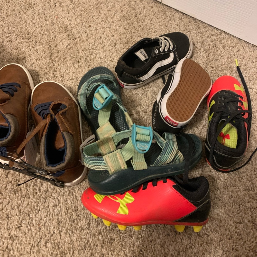 Boys size 9 shoe cleat bundle